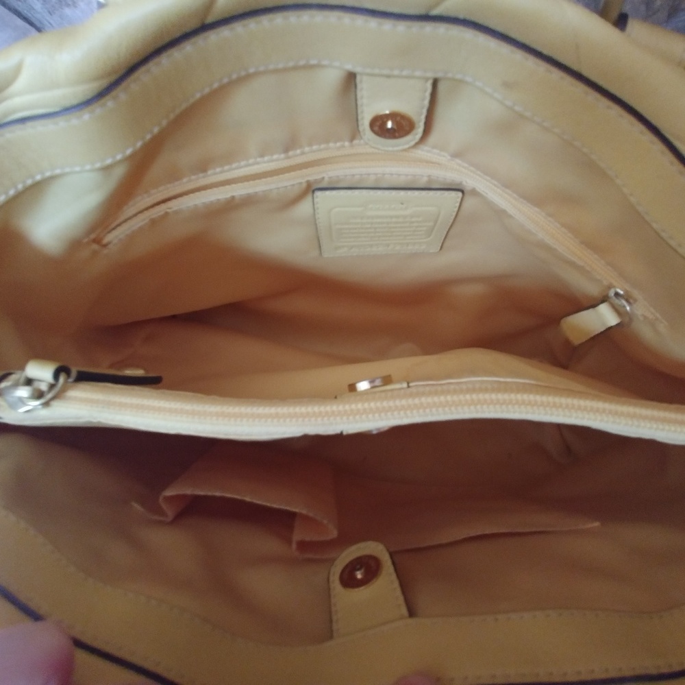 Coach Spring/Summer Bag - Picture 6 of 6